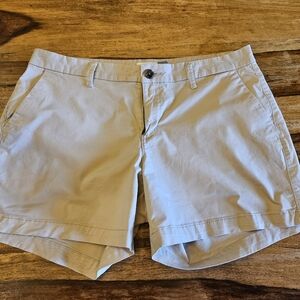 Old Navy Khaki 5" Shorts Classic Summer Style